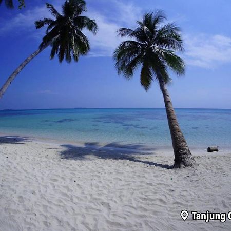 Loyal Friend Hostel Karimunjawa Luaran gambar