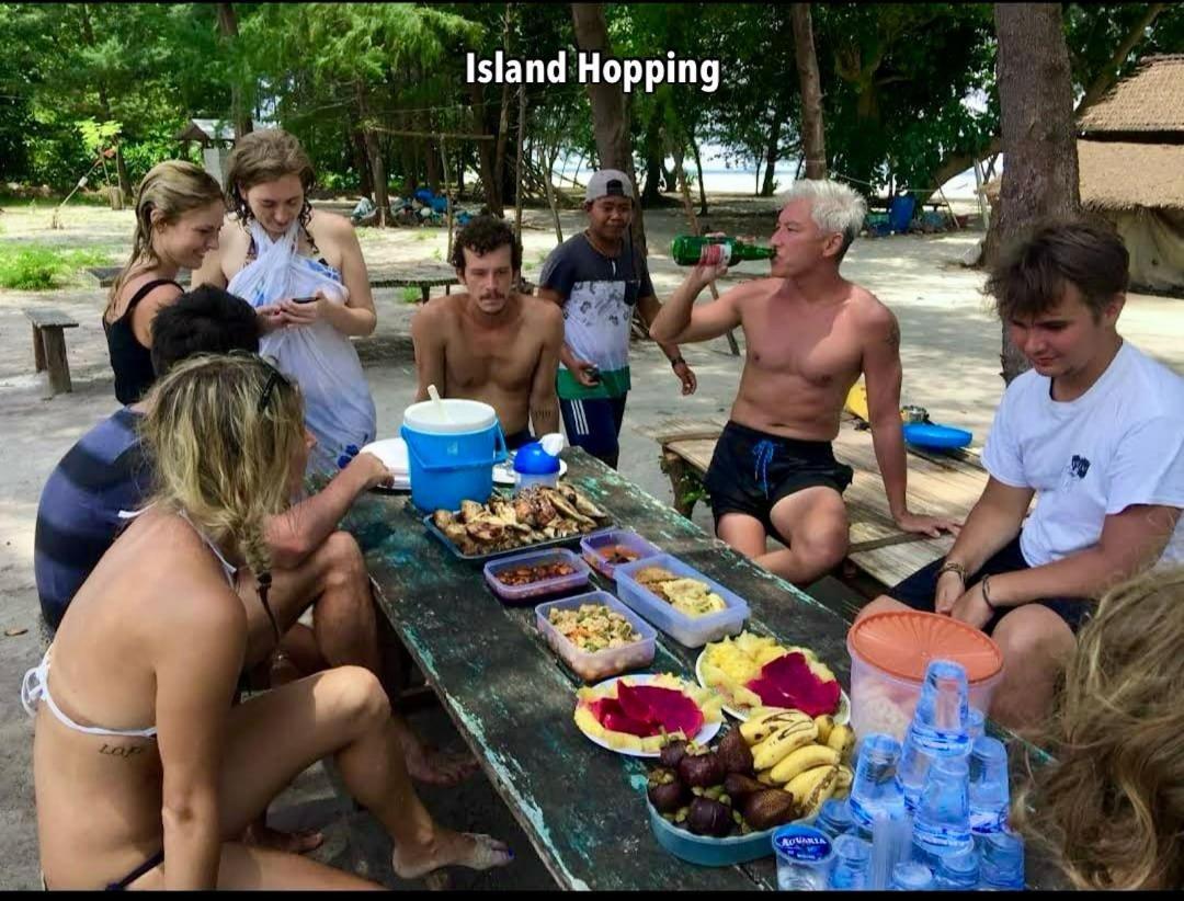 Loyal Friend Hostel Karimunjawa Luaran gambar