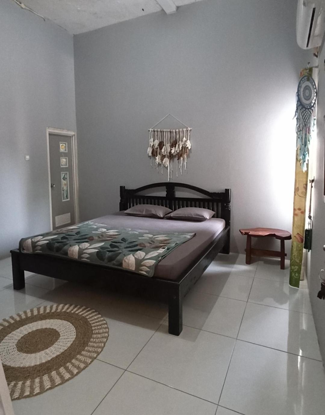 Loyal Friend Hostel Karimunjawa Bilik gambar