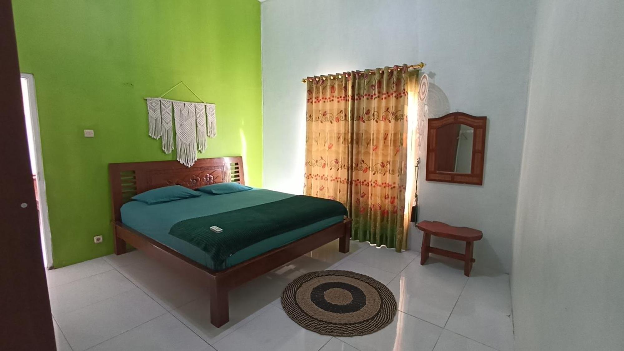Loyal Friend Hostel Karimunjawa Bilik gambar