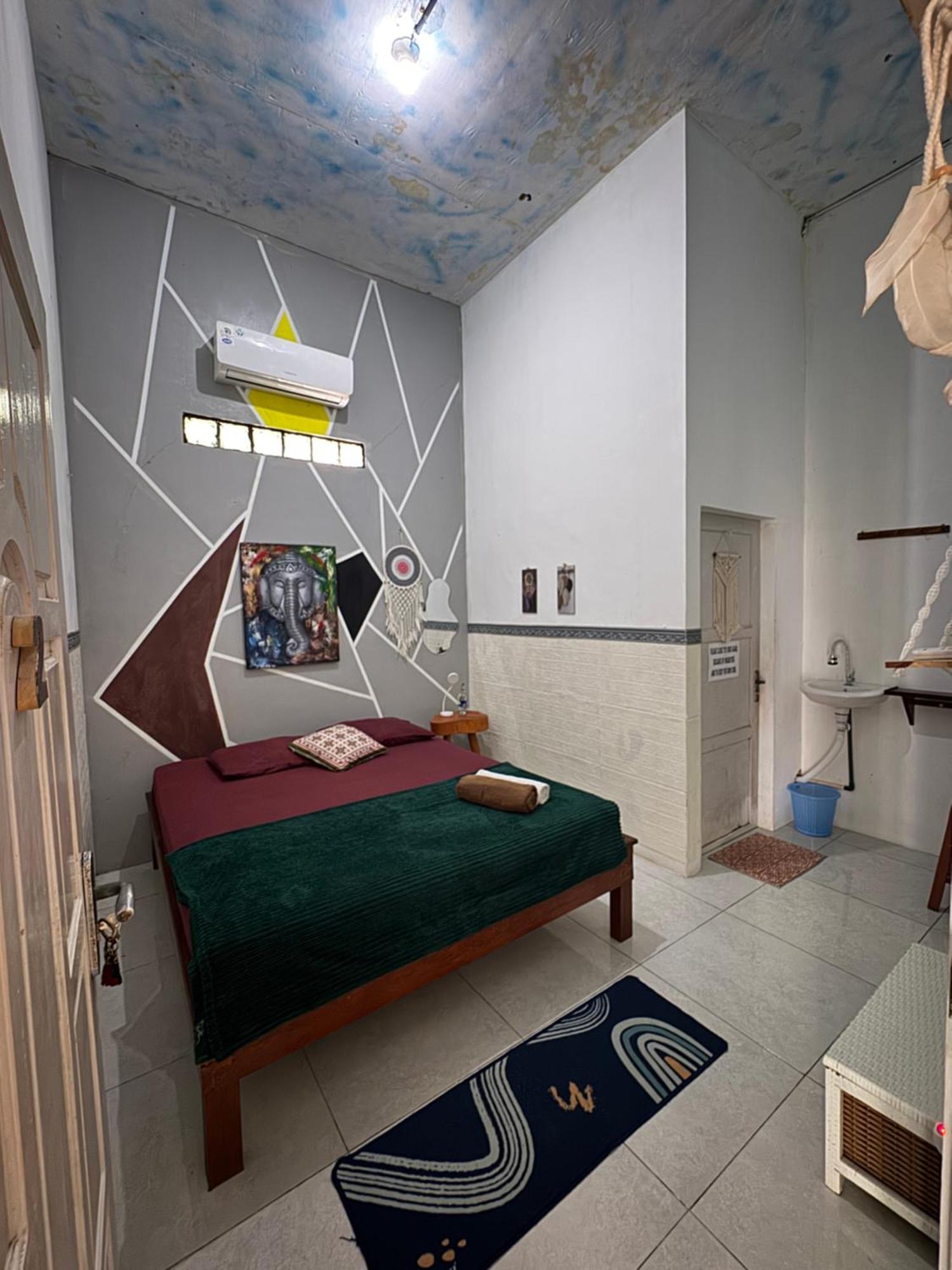 Loyal Friend Hostel Karimunjawa Luaran gambar