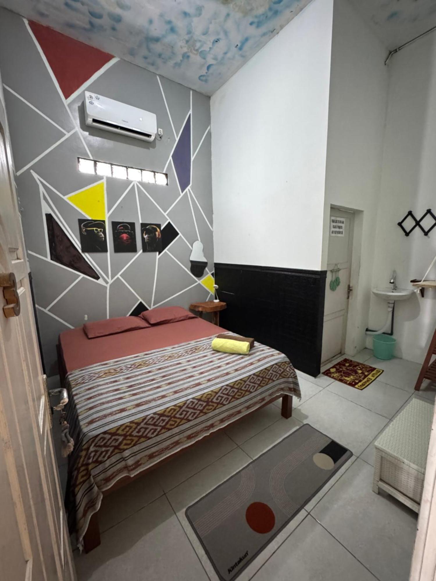 Loyal Friend Hostel Karimunjawa Luaran gambar